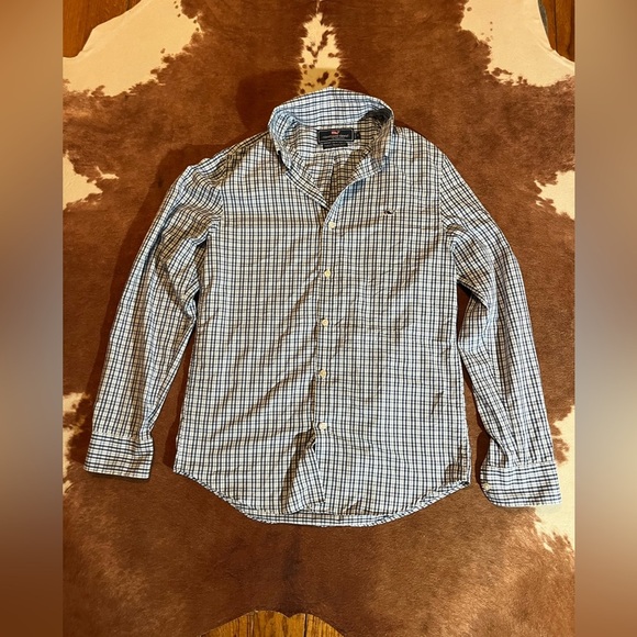 Vineyard Vines Mens slim fit whale shirt 
size small
No flaws! - Picture 1 of 4